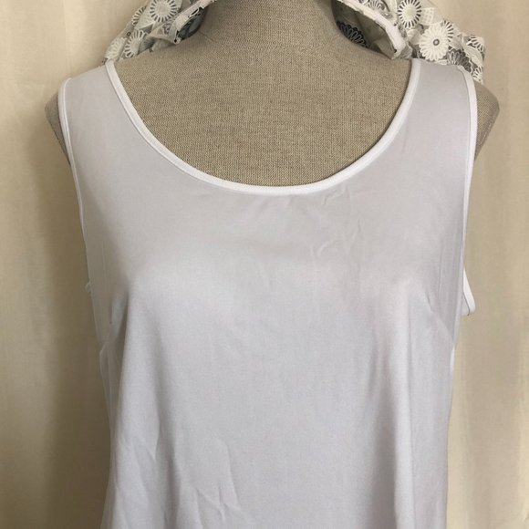 BCBGeneration White and Black Floral Dress - Picture 8 of 11